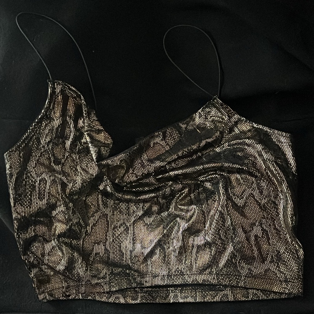 Crop top - Picture 2 of 5